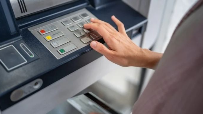 ATM paranızı yuttu! Maaşınız uçtu mu?