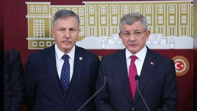 Özdağ’dan Davutoğlu’na çok sert sözler: Dükkan kapatır gibi parti kapattı