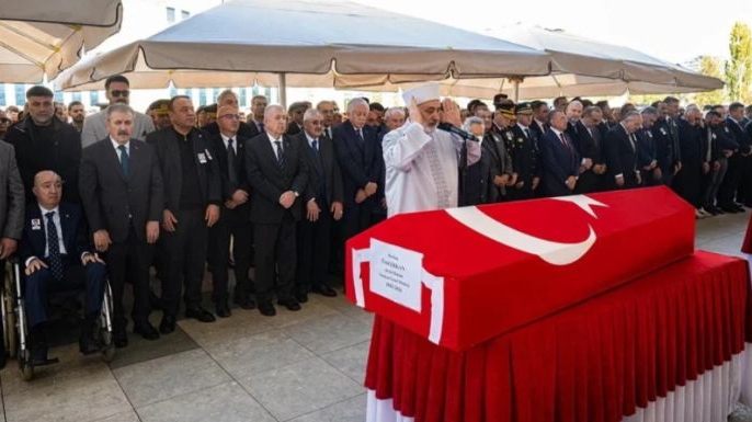 Ünal Erkan son yolculuğuna uğurlandı! Eski OHAL Valisi, 84 yaşında vefat etti