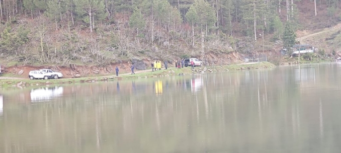Balık tutmaya giden emekli polis, gölette boğuldu 1