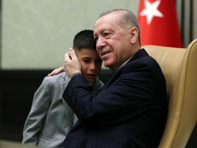 Cumhurbaşkanı Erdoğan, çocuklarla duygusal anlar yaşadı 2