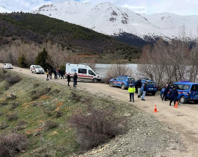Gölette cesedi bulunan Bahar Aksüt, 8 bıçak darbesiyle hayatını kaybetti 2