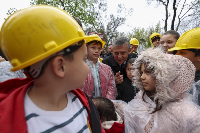 Özgür Özel, maden işçileriyle dayanışma içinde 1