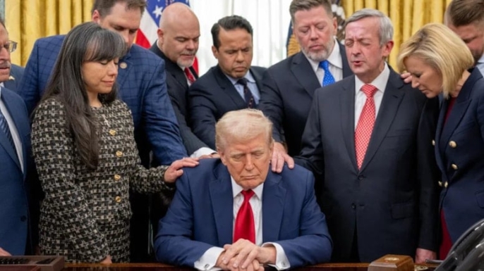 Trump\