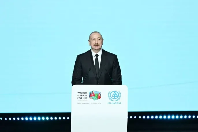 Bakan Kurum, Bakü\