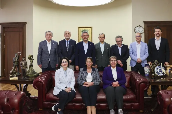 Demokrasinin nabzı CHP\