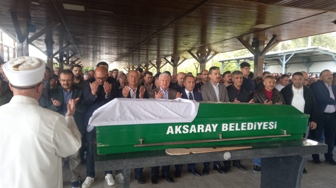 Yemek yaparken elbisesi tutuşan Meryem Altınsoy\