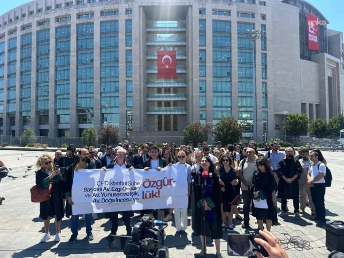 Avukatlar isyan etti: \