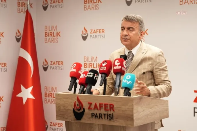 Azmi Karamahmutoğlu\