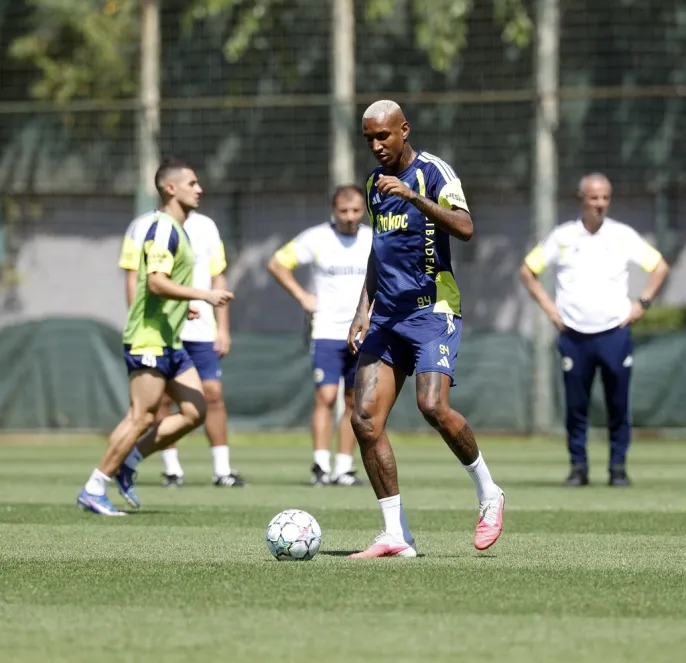 Fenerbahçe, Lyon maçı hazırlıklarına başladı 1