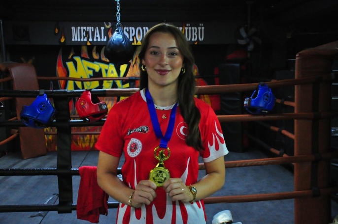 Cemile Aykoç, muay thai dünya şampiyonu oldu 5