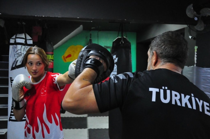 Cemile Aykoç, muay thai dünya şampiyonu oldu 6