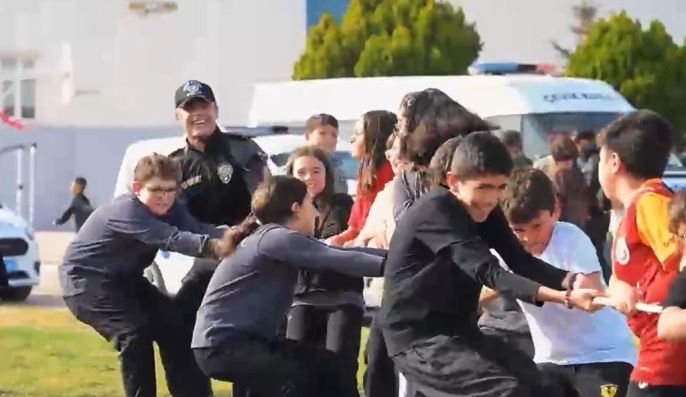Cumhuriyetin 103. yılında 103 uçurtma gökyüzünde 3