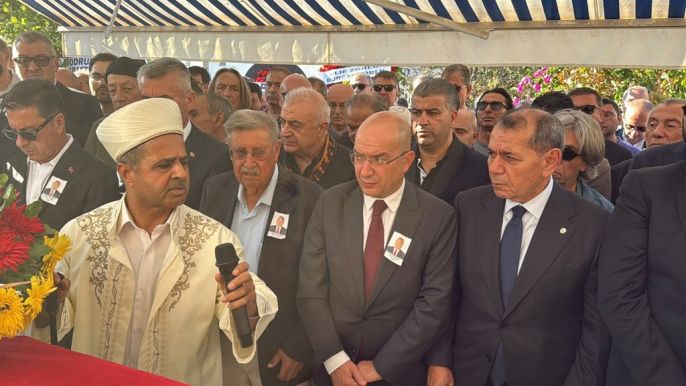 Galatasaraylılar Derneği eski başkanı Fidel Berber toprağa verildi 4