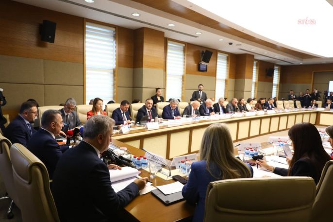 Mekke Anlaşması Komisyon\