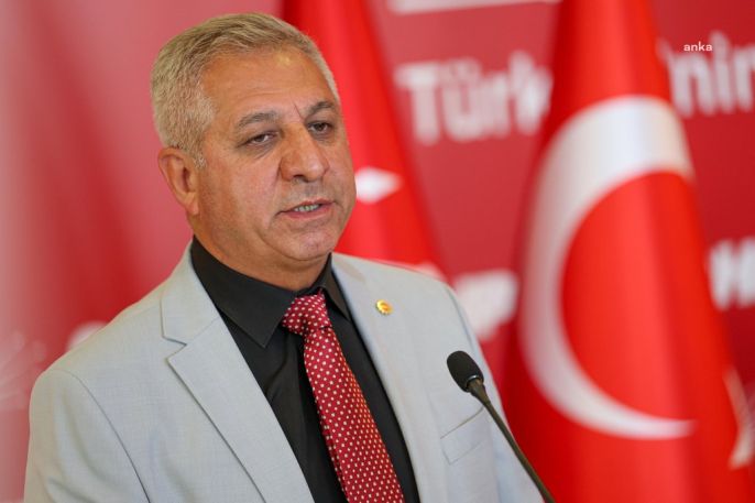 Seçer\