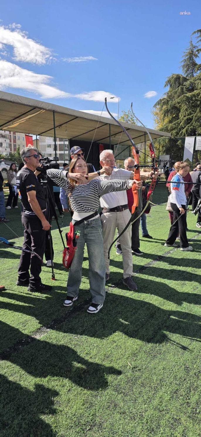 TÜED, yaşlılar haftasına özel okçuluk etkinliği düzenledi 3
