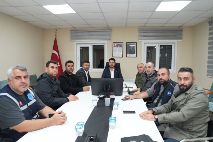 Tuzla Belediye Başkanı Bingöl, sağanağı anlık takip etti 1