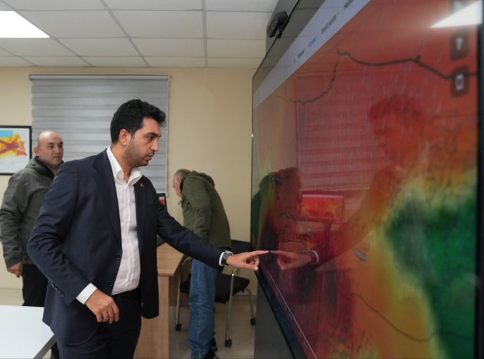 Tuzla Belediye Başkanı Bingöl, sağanağı anlık takip etti 2
