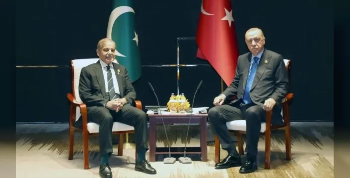 Erdoğan, Şanghay İşbirliği Teşkilatı Zirvesi'nde Şahbaz Şerif'i kabul etti