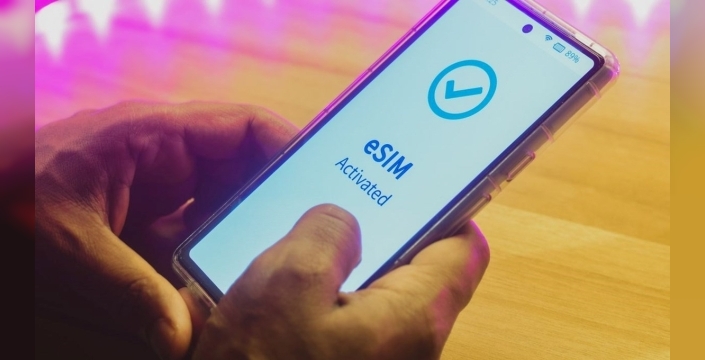 Akıllı Telefonlarda SIM Kart Dönemi Sona Eriyor: Apple ve Google'ın eSIM Hamlesi