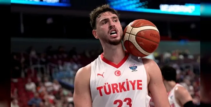 Alperen Şengün, EuroBasket'te fırtına gibi esti: FIBA ve NBA övgüler yağdırdı