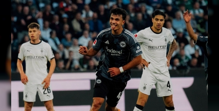 Eintracht Frankfurt, 10 gollü maçta Mönchengladbach'ı 6-4 yendi; Can Uzun 1 gol, 1 asist