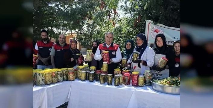 Elazığ'da kadın çiftçiler, 'Lezzetli Turşular Mutlu Sofralar Projesi' ile gelir elde ediyor