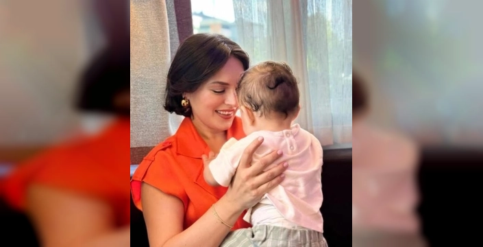 Ezgi Mola ve Mustafa Aksakallı Çeşme'de görüntülendi