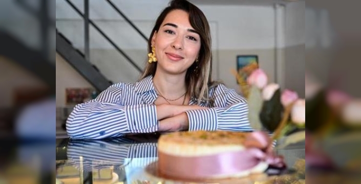 Genç kadın girişimci, devlet desteğiyle pasta, çikolata ve kahve mağazası açtı