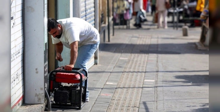 İran'da elektrik kesintileri sürüyor: Küçük esnaf büyük sıkıntı yaşıyor