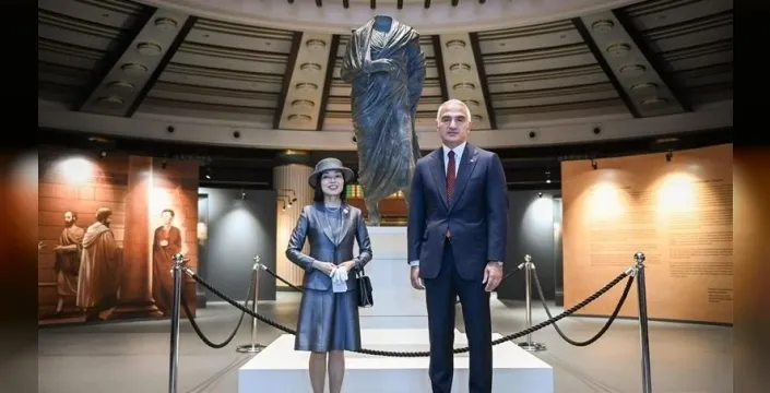 Japonya Prensesi Akiko Mikasa Ankara'da: Türk bayrağı detaylı tırnağı dikkat çekti