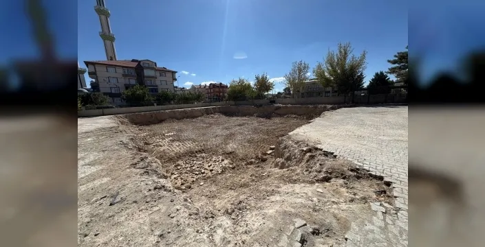 Konya'da gaz patlaması: Ağır hasarlı bina yıkıldı