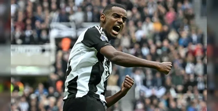 Liverpool, Alexander Isak'ı rekor ücretle kadrosuna kattı