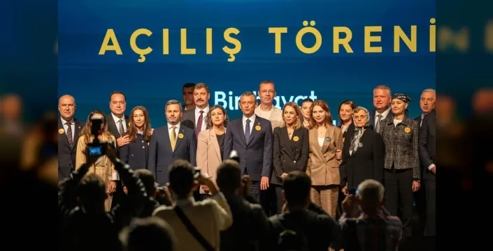 Özgür Özel: Ferdi Zeyrek Vakfı, iyiliğe ve Manisa rüyasına sahip çıkmaktır