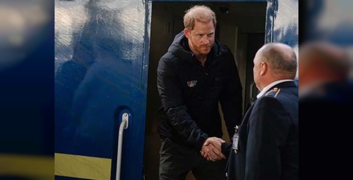 Prens Harry Kiev'de: Yaralı Ukraynalı askerlere destek