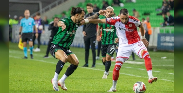 Sakaryaspor'un kural hatası: 7 yabancı oyuncuyla sahada kalmak hükmen mağlubiyet getirebilir