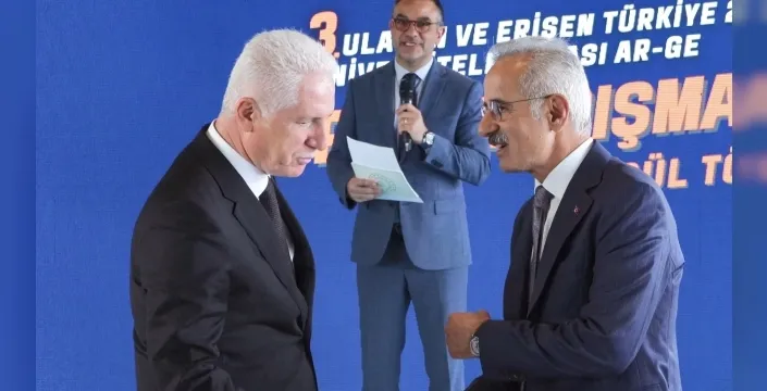 Ulaştırma Bakanı Uraloğlu: Gençlerin fikirleriyle Türkiye'nin ulaşım geleceğini şekillendiriyoruz