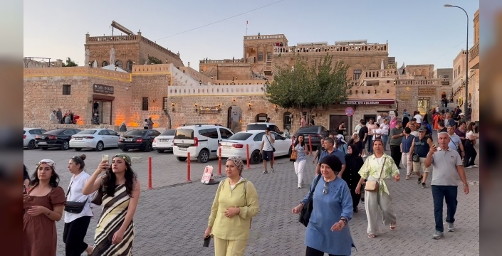 ‘Uzak Şehir’ dizisi, Midyat’ı turizm merkezi haline getirdi
