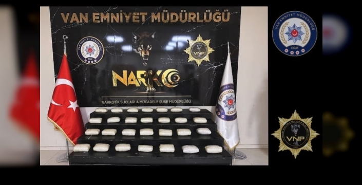 Van'da polis operasyonu: 28 kilo metamfetamin ele geçirildi, 2 şüpheli yakalandı