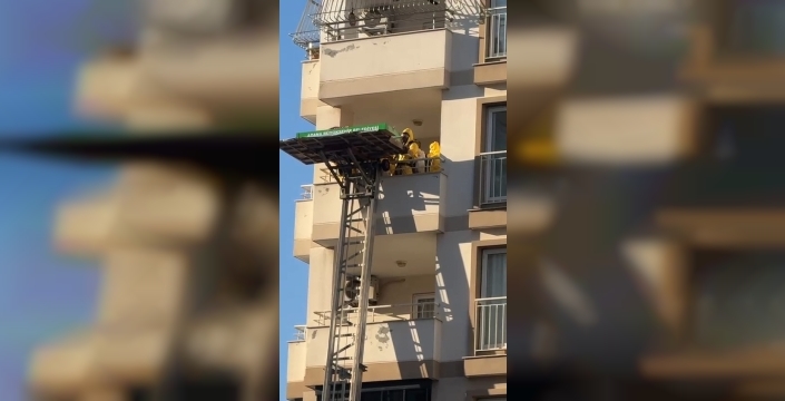 Adana'da 12. kattaki daireden kötü koku yayıldı: 73 yaşındaki adam ölü bulundu