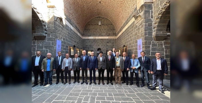 Albayrak Grubu'nun Selam Ayetleri Hat Eserleri Sergisi Diyarbakır Kültür Yolu Festivali'nde