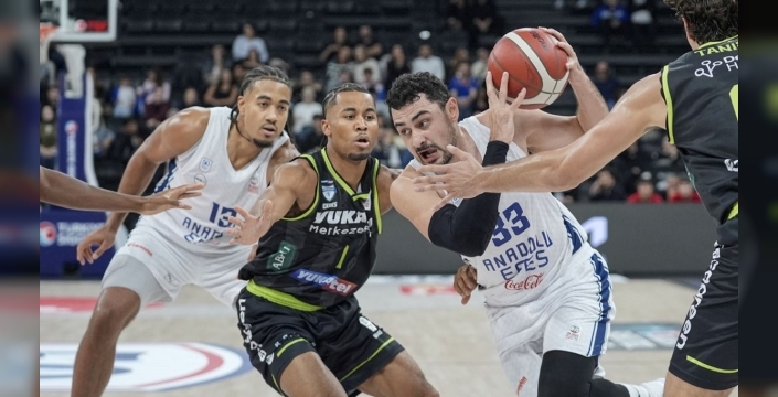 Anadolu Efes, Yukatel Merkezefendi'yi farklı geçti