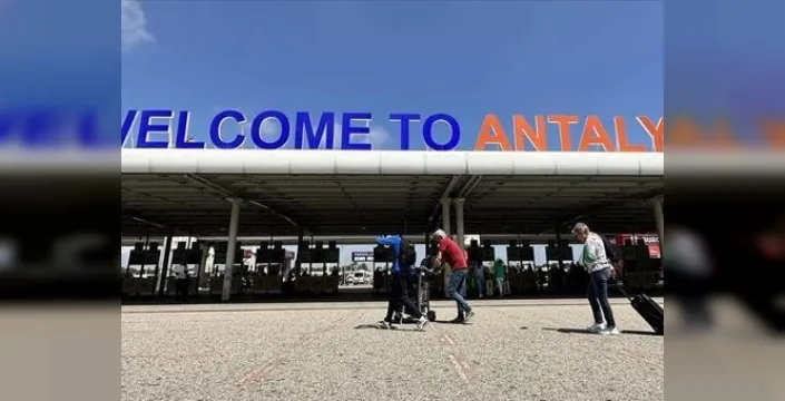 Antalya Havalimanı'na 77 metrelik simge kule yükseliyor