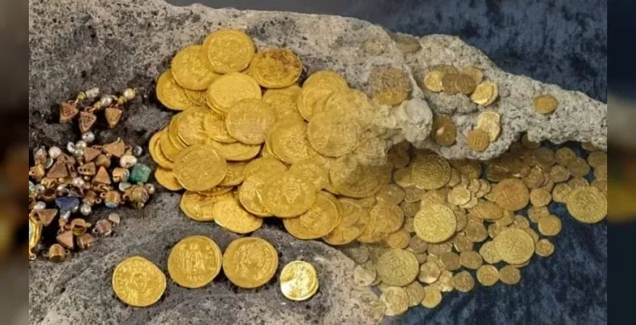 Antik Hipposta şaşırtıcı altın sikke bulundu: Uzmanları büyüleyen sırlar