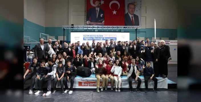 Arnavutköyde eğitim atağı: 11 bin öğrenciye 70 milyon TLlik burs desteği geldi