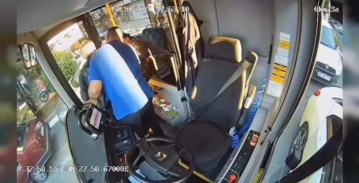 Aydın'da otobüs şoförü, küçük dilinin tıkadığı yolcuyu Heimlich manevrasıyla kurtardı