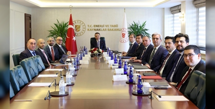 Bakan Bayraktar, Masdar CEO'su ile görüştü: Dev enerji yatırımları masada