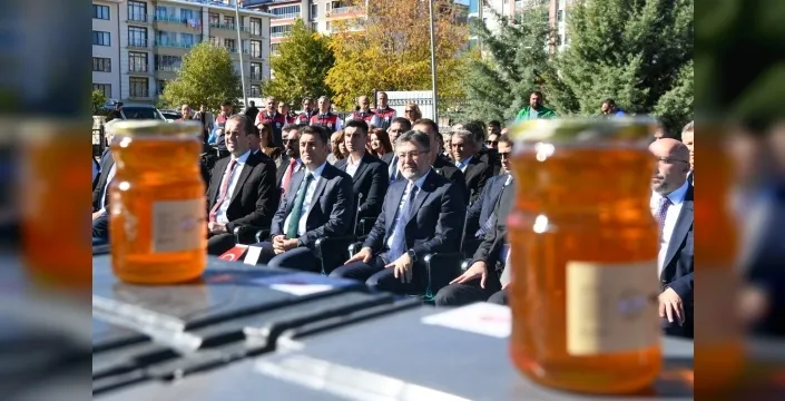 Bakan Yumaklı açıkladı: Türkiye kovan varlığında 3. sırada, bal üretiminde Çinden sonra 2. sıradayız