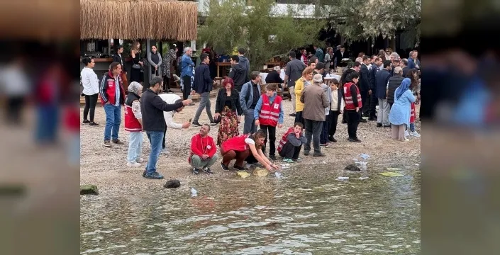 Bodrum'da özel gereksinimli öğrenciler, Gazze için dualarla denize kayık bıraktı